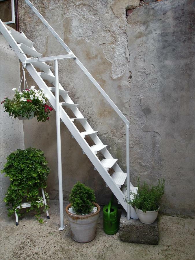 Chic Apartment Zagreb Bagian luar foto